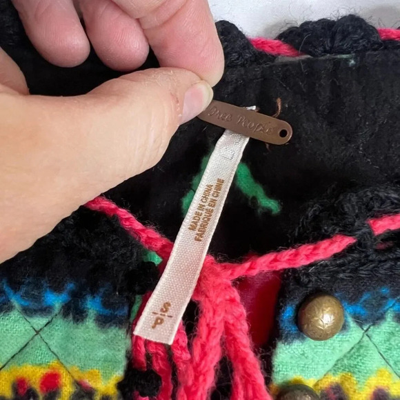 Free People Black Open Weave Felted Floral Crochet Boho Sweater Size Small - Picture 7 of 9